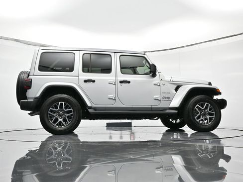 New 2024 Jeep Wrangler Unlimited Sahara w/ Technology Group image 41