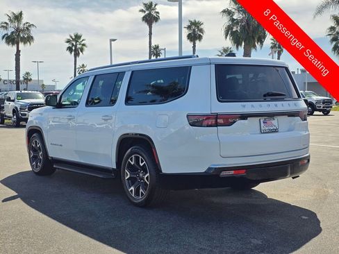 Certified 2024 Jeep Wagoneer L Series III w/ Flexible Seating Group image 5