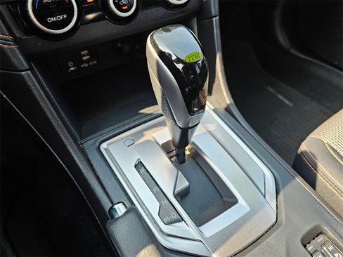 Used 2022 Subaru Crosstrek 2.0i Premium image 27