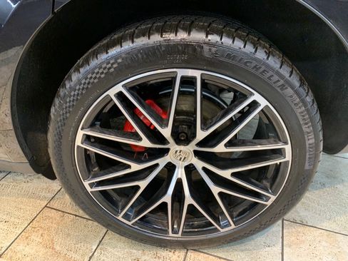 Used 2022 Porsche Macan S AWD/4WD image 16