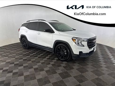Used 2022 GMC Terrain SLE w/ Elevation Edition FWD image 1
