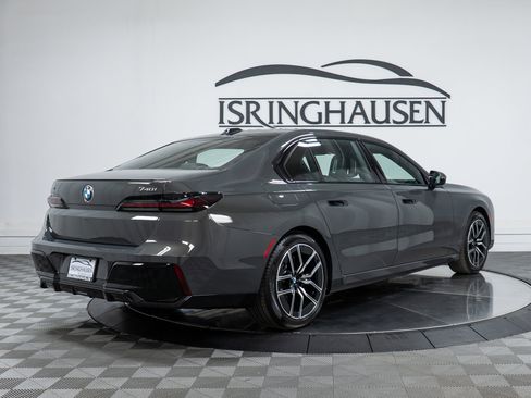 New 2026 BMW 740i xDrive image 5
