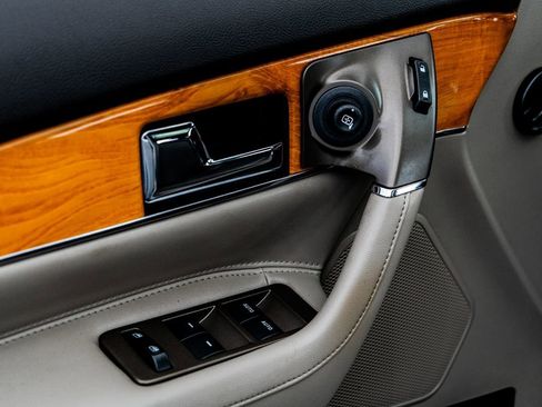 Used 2012 Lincoln MKX AWD image 23