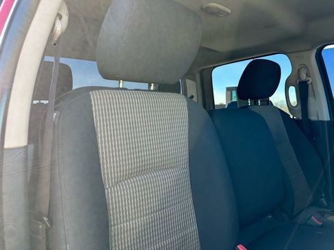 Used 2012 RAM 2500 ST w/ Chrome Appearance Group image 16