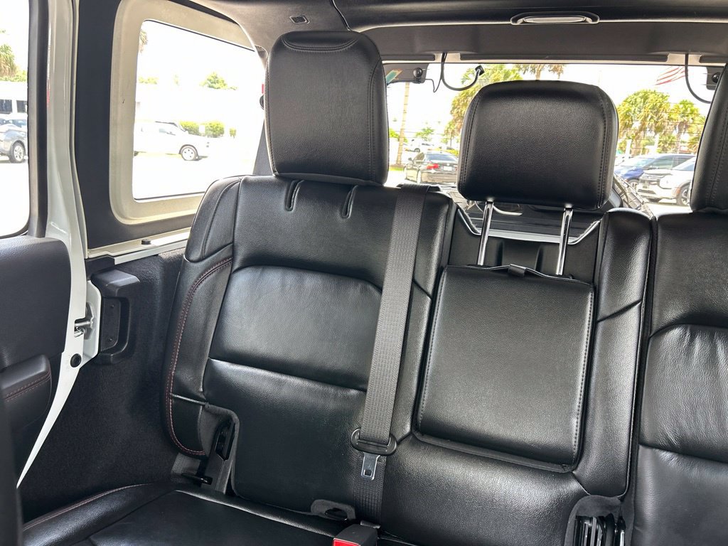 Used 2021 Jeep Wrangler Unlimited Rubicon AWD/4WD image 13