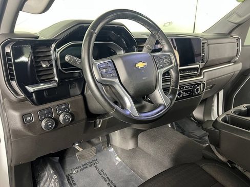 Used 2024 Chevrolet Silverado 2500 LT AWD/4WD image 18
