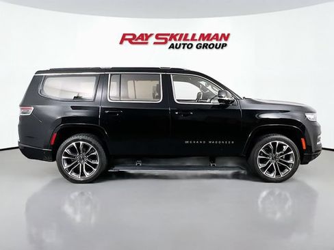 Used 2022 Jeep Grand Wagoneer Series III w/ Rear Seat Video Group 1 AWD/4WD image 6