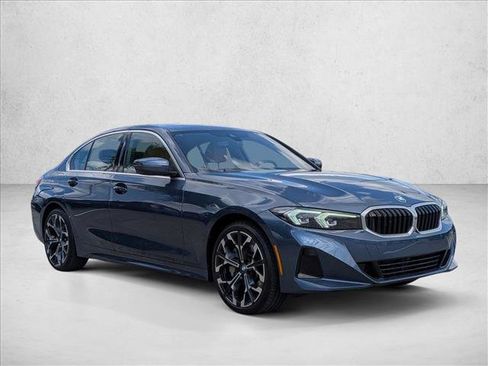 Used 2025 BMW 330i Sedan RWD image 3