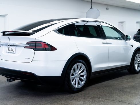 Used 2019 Tesla Model X 100D image 6