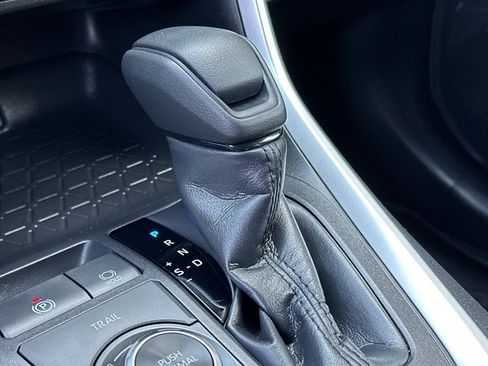 Used 2023 Toyota RAV4 LE image 18