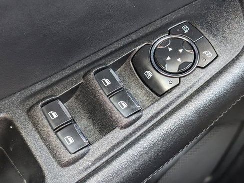 Used 2024 Ford Edge SEL image 21