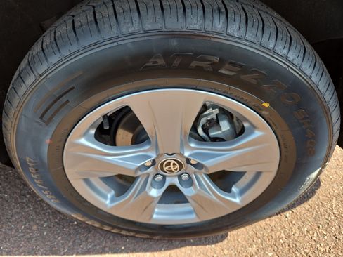 Certified 2025 Toyota RAV4 LE AWD/4WD image 11