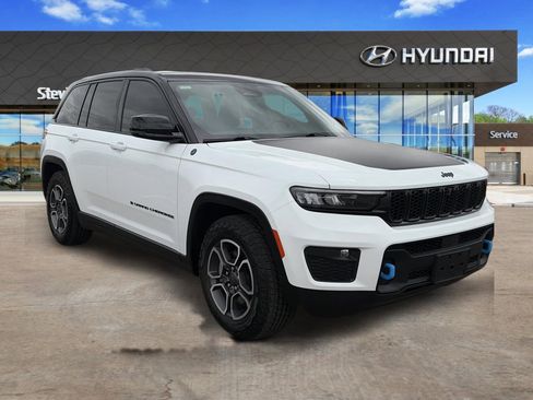 Used 2022 Jeep Grand Cherokee Trailhawk AWD/4WD image 3
