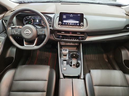 Used 2023 Nissan Rogue SV w/ SV Premium B Package image 7