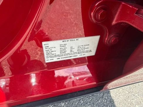 Used 2021 Tesla Model Y Long Range AWD/4WD image 39