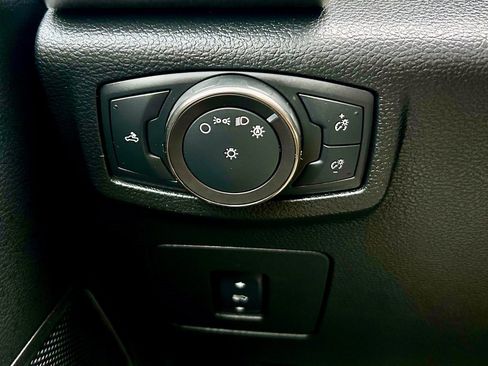 Certified 2018 Ford F150 Raptor w/ Equipment Group 802A Luxury image 24