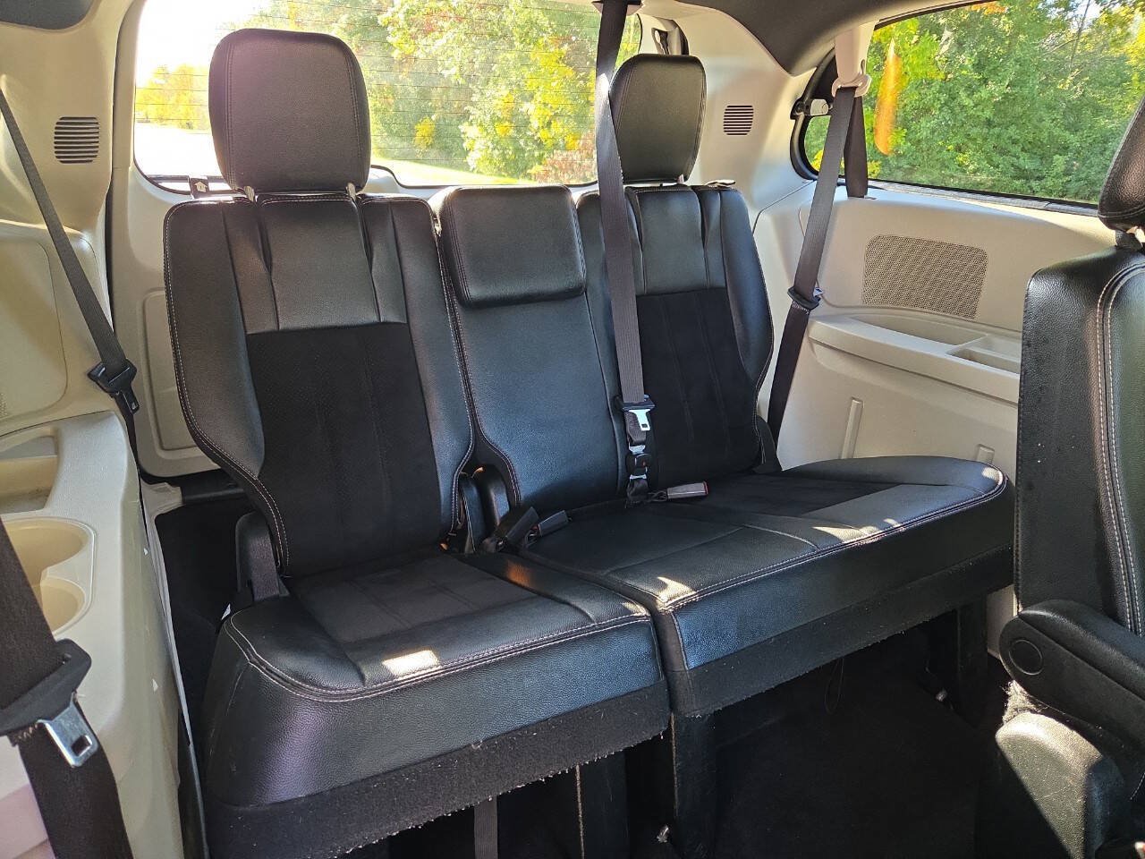 Used 2018 Dodge Grand Caravan SXT w/ Driver Convenience Group FWD image 19