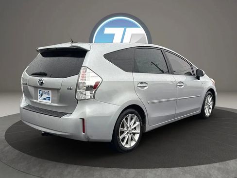 Used 2014 Toyota Prius V Five FWD image 11