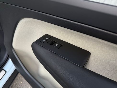 Used 2025 Volvo XC40 B5 Plus w/ Protection Package Premier image 18