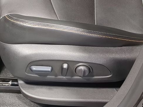 Used 2024 Chevrolet Equinox Premier AWD/4WD image 21