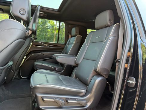 Used 2021 Cadillac Escalade ESV Sport w/ Driver Assist Tech Package AWD/4WD image 12