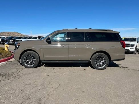 New 2026 Ford Expedition Max Platinum image 2