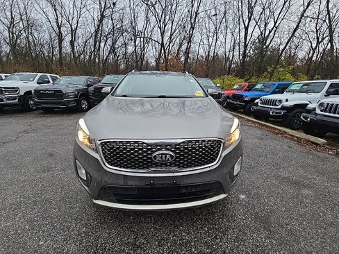 Used 2018 Kia Sorento SX image 12