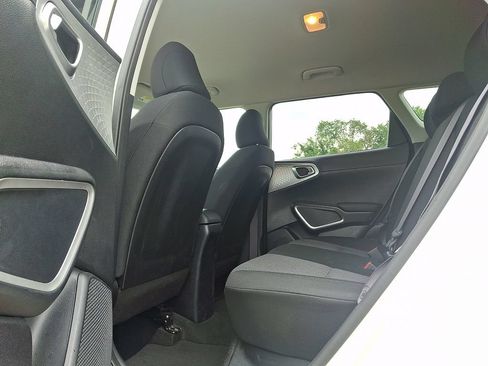 Certified 2023 Kia Soul LX w/ LX Technology Package FWD image 11