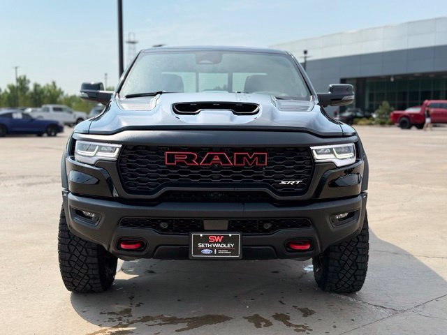 Used 2027 RAM 1500 4x4 Crew Cab image 3
