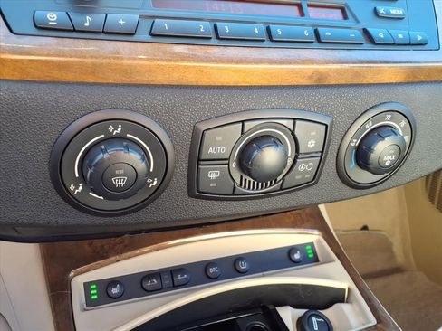 Used 2005 BMW Z4 2.5i image 19