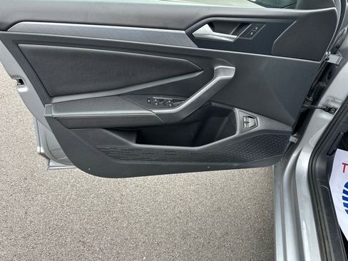 Used 2024 Volkswagen Jetta SE image 14