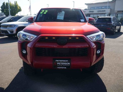 Used 2022 Toyota 4Runner SR5 Premium image 2