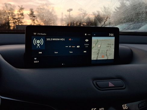 Used 2023 Acura TLX w/ Technology Package image 19