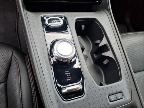 Used 2024 Jeep Wagoneer Launch Edition AWD/4WD image 28