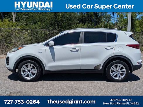 Used 2017 Kia Sportage LX w/ LX Popular Package AWD/4WD image 2