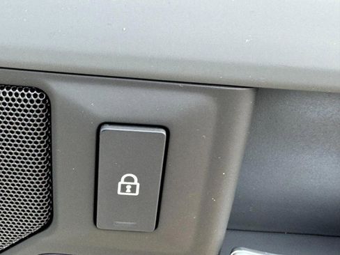 Certified 2025 Land Rover Defender 130 X-Dynamic SE image 24