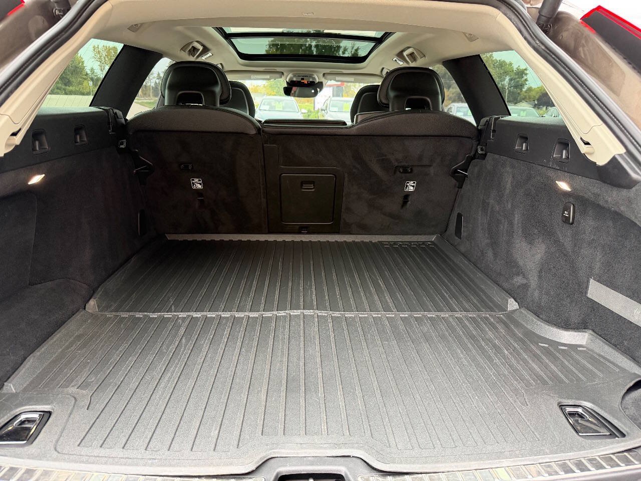 Used 2018 Volvo V90 T6 Cross Country w/ Convenience Package AWD/4WD image 29