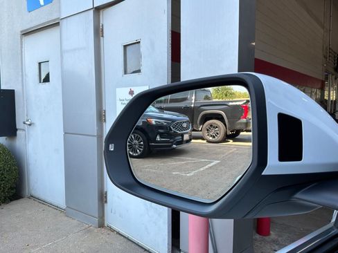 Used 2019 Audi Q8 Premium Plus w/ Premium Plus AWD/4WD image 20