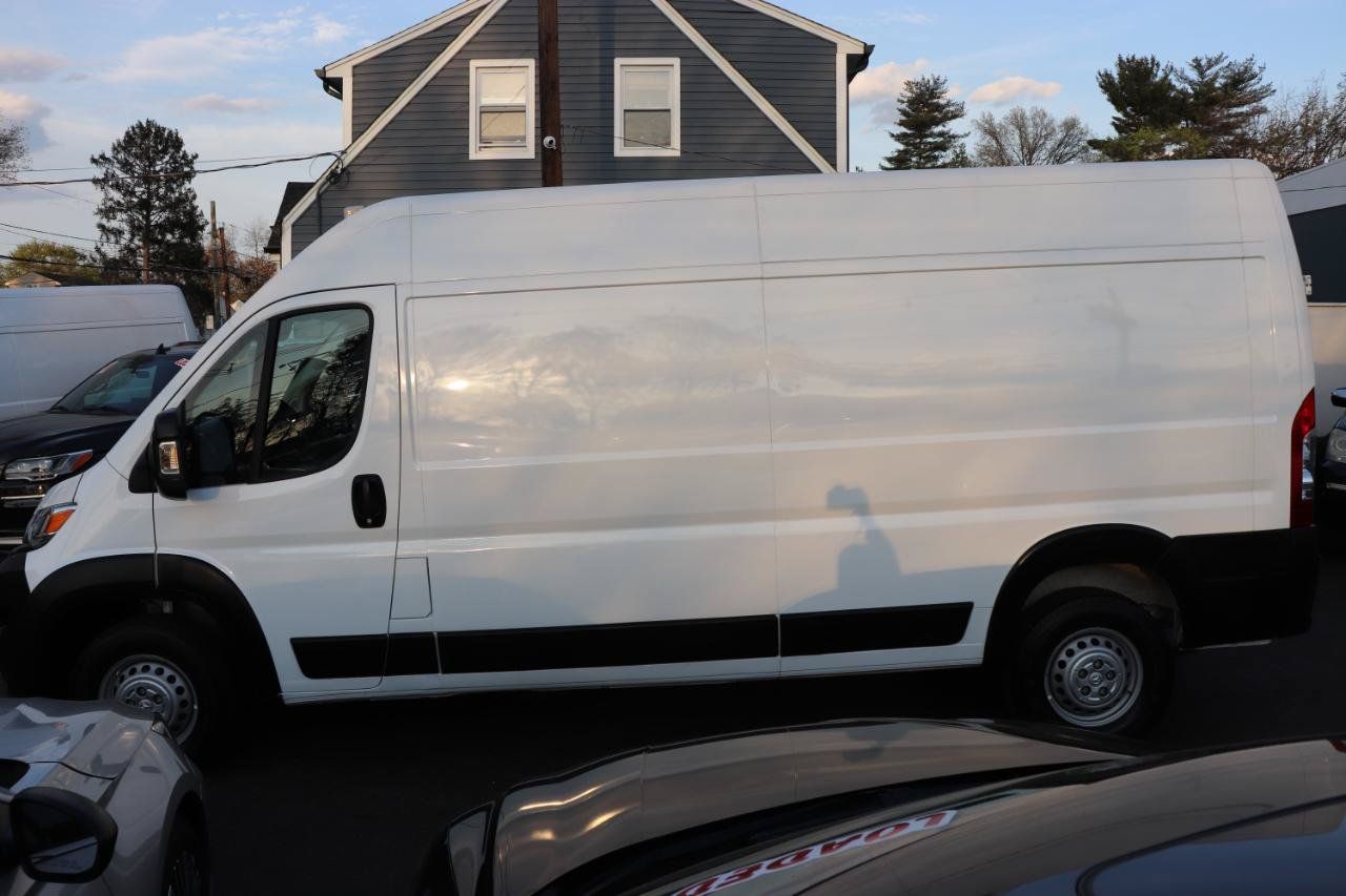 Used 2025 RAM ProMaster 2500 w/ Convenience Group FWD image 2