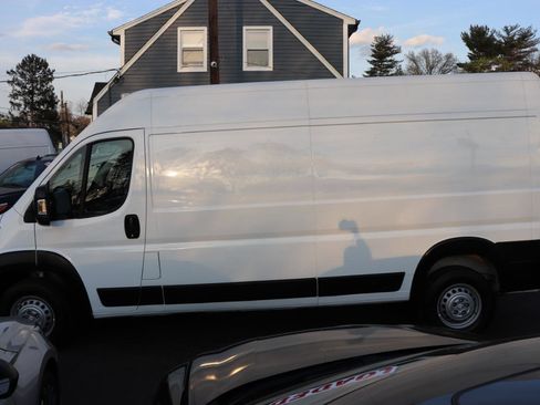 Used 2025 RAM ProMaster 2500 w/ Convenience Group image 2