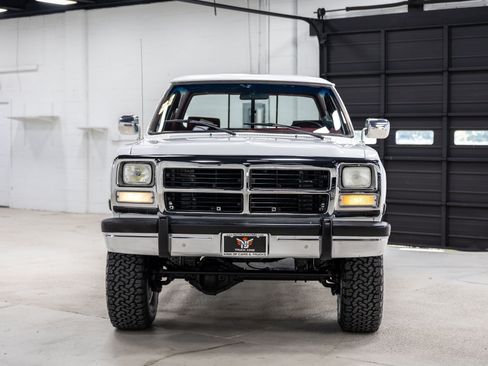 Used 1992 Dodge D/W Truck 250 AWD/4WD image 4