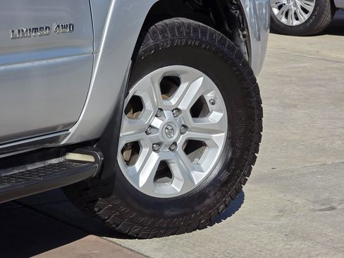 Used 2005 Toyota 4Runner Limited image 10