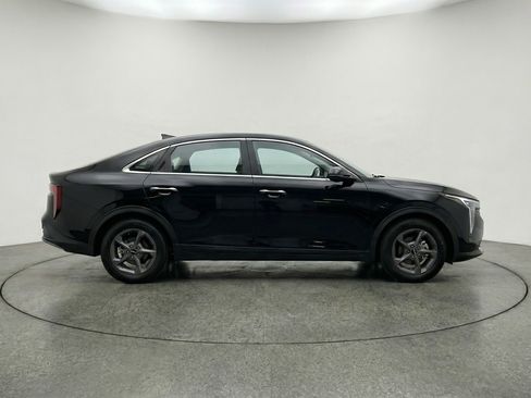 Used 2025 Kia K4 LXS image 11