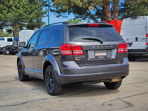 Used 2020 Dodge Journey SE w/ SE Popular Equipment Group FWD image 2