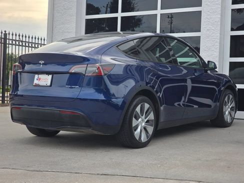 Used 2023 Tesla Model Y Long Range AWD/4WD image 4