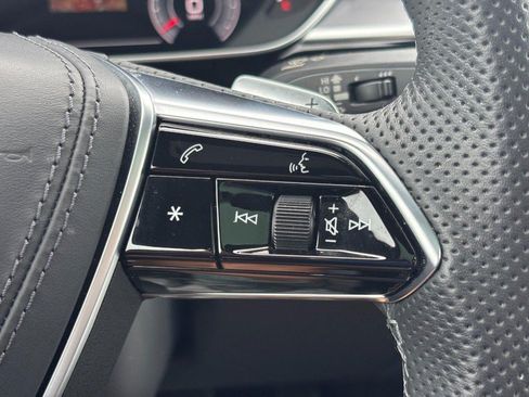 Used 2022 Audi S8 w/ S8 Executive Package AWD/4WD image 20