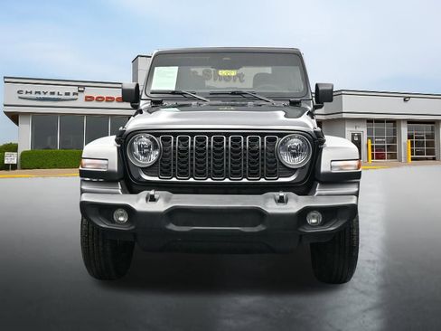 Used 2025 Jeep Wrangler Sport AWD/4WD image 8