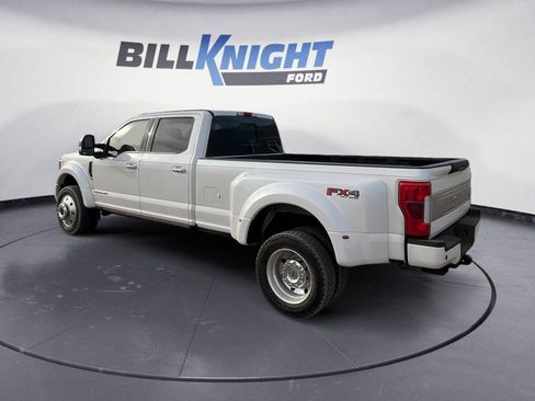 Used 2019 Ford F450 Limited image 3