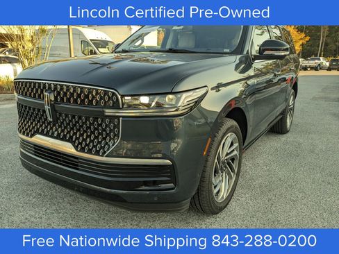 Certified 2025 Lincoln Navigator Reserve image 8