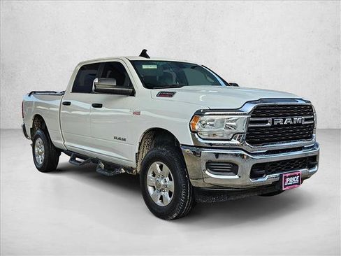 Used 2022 RAM 2500 Big Horn w/ Protection Group AWD/4WD image 3